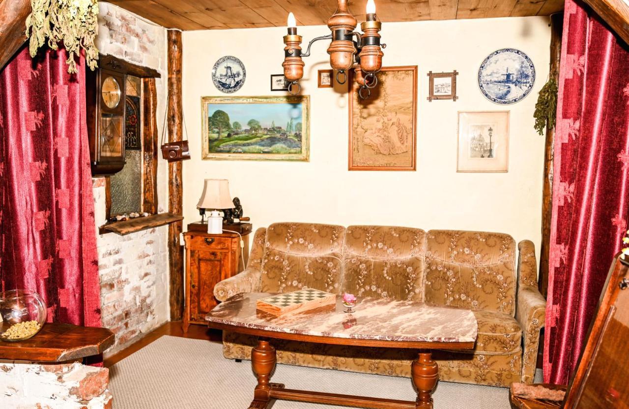 Idilliska Latgaliesu Lauku Maja Ar Melno Pirti Villa Aglona Buitenkant foto